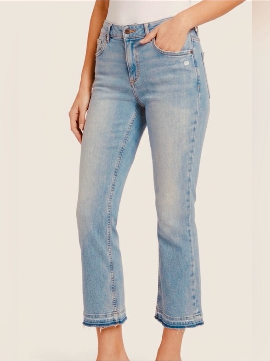 Alice + Olivia Denim - Alice + Olivia "Good" Low-Rise Cropped Jeans | Released Hem | 28